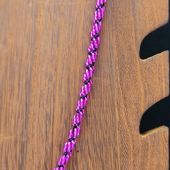 Womans handbeaded necklace - Picture 3 of 5